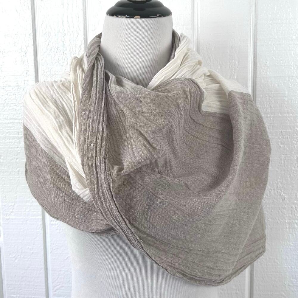 Old Navy Neutral Two Tone Scarf Beige Taupe Lightweight Fringe Wrap Boho - Picture 3 of 9